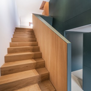 Treppenaufgang EG (Wohnhaus/I.S.R.)