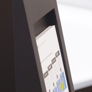 «warp» (sculptural terminal + brochure holder)