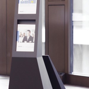 «warp» (sculptural terminal + brochure holder)