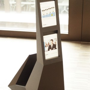 «warp» (sculptural terminal + brochure holder)
